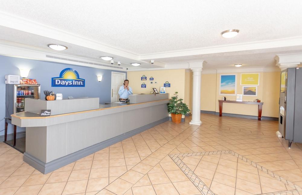 Days Inn By Wyndham Jacksonville Baymeadows Exterior photo